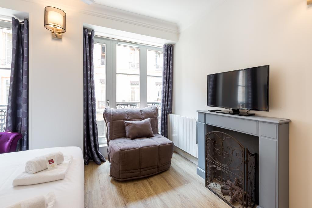 Les Capucins - Lyon 1Er Apartment Стая снимка